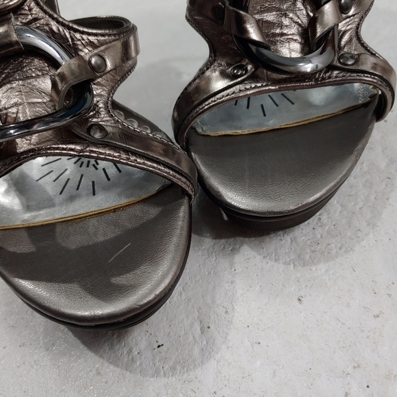 Naughty Monkey Silver Heels - Picture 11 of 12
